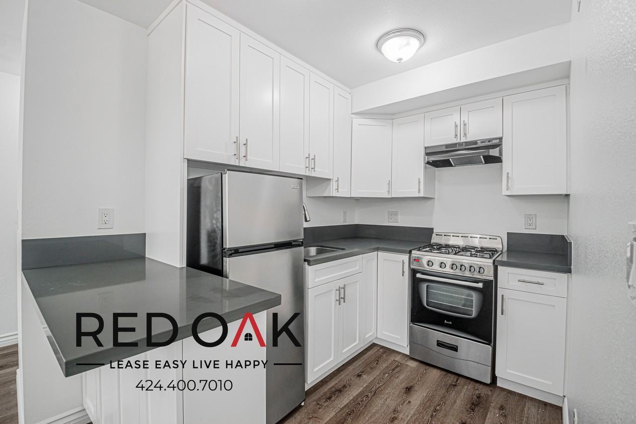 545 W 14th St #22 - Photo 2 of 15