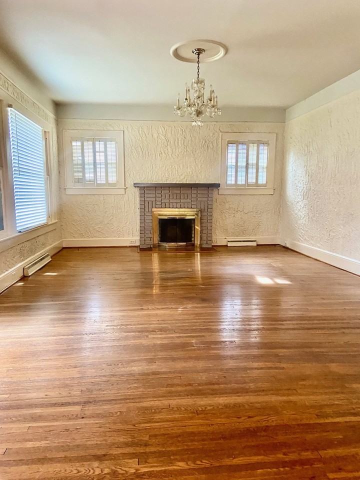 626 10th Avenue South - Photo 4 of 17