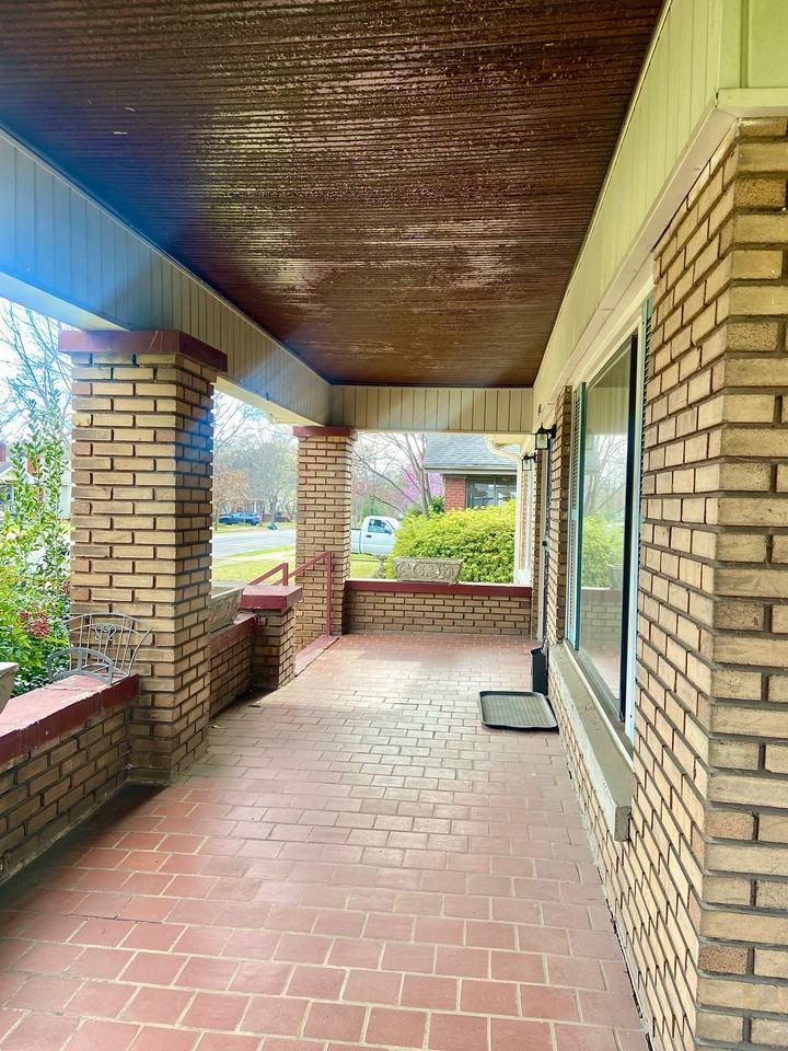 626 10th Avenue South - Photo 2 of 17