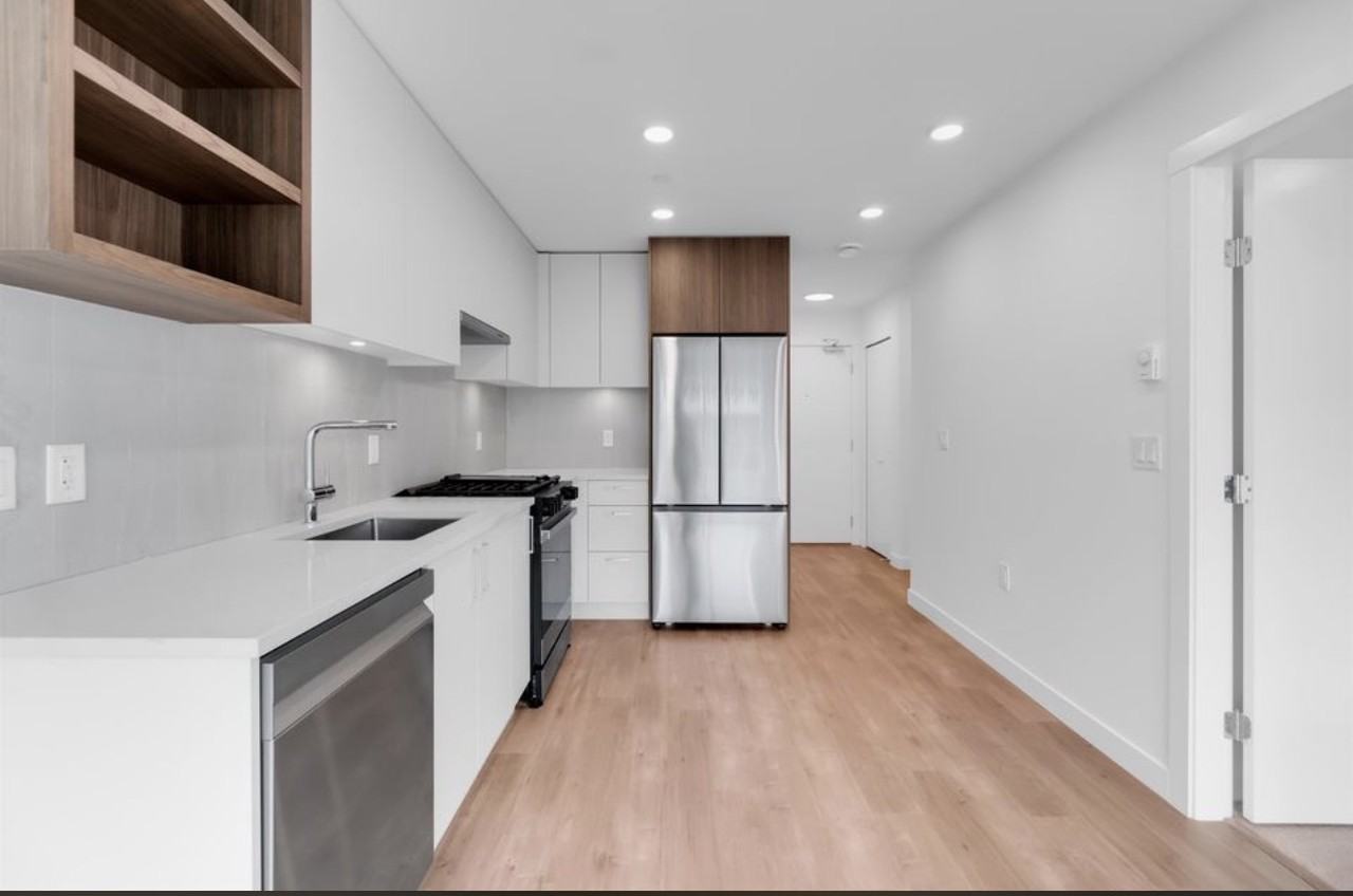 700 Grover Avenue - Photo 2 of 12