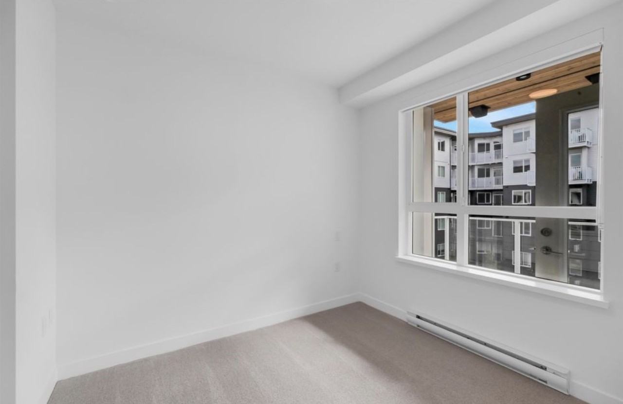 700 Grover Avenue - Photo 4 of 12