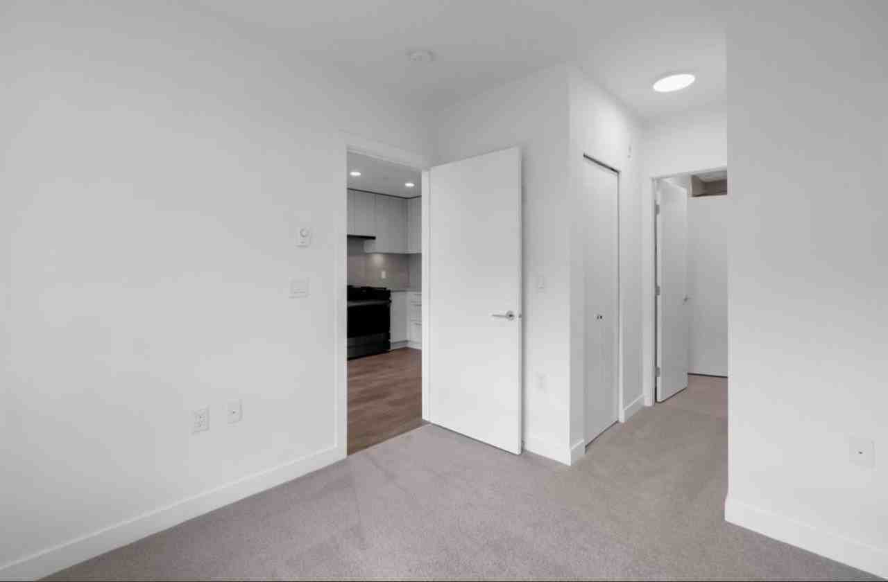700 Grover Avenue - Photo 7 of 12