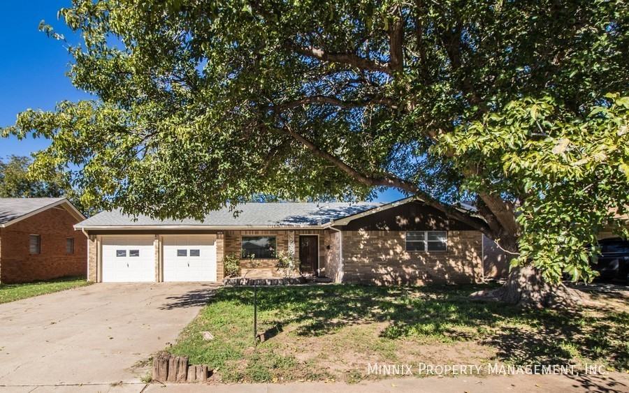 4414 52nd St - Photo 3 of 29