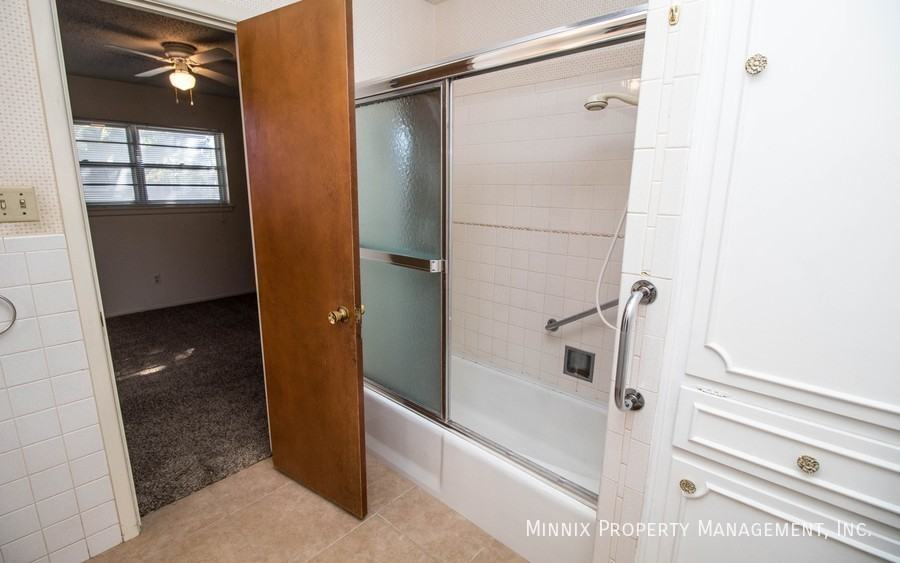 4414 52nd St - Photo 7 of 29