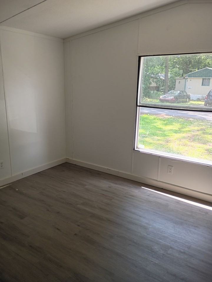 Oakhurst - Photo 2 of 24