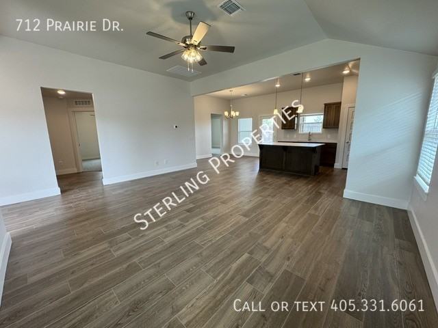 712 Prairie Dr - Photo 3 of 20