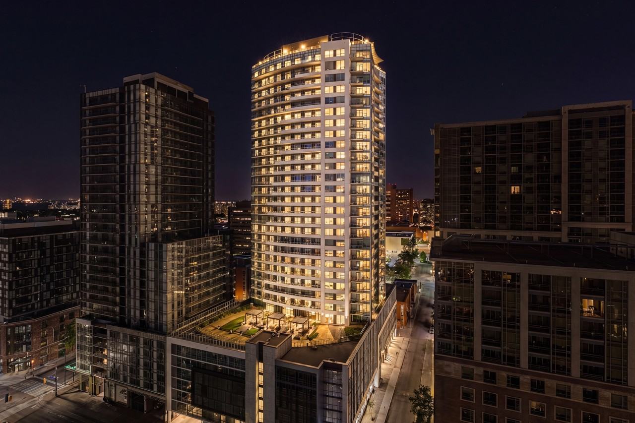 Marquee Residence - Photo 2 of 31