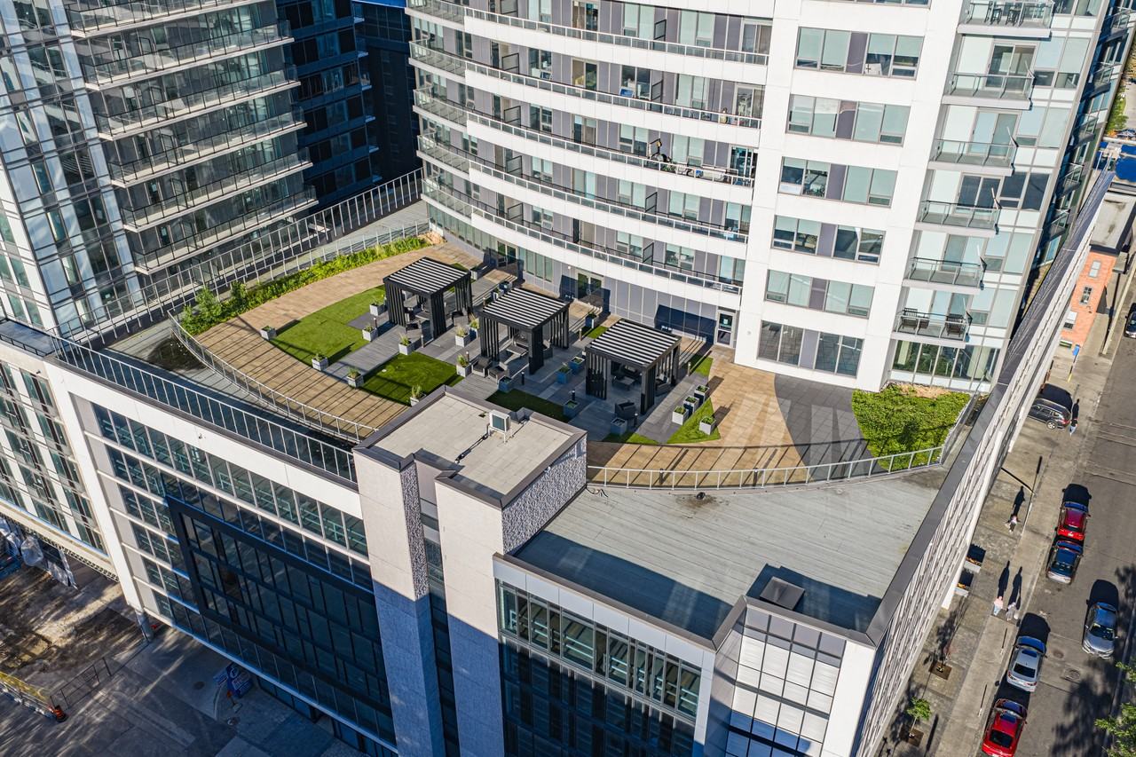 Marquee Residence - Photo 3 of 31