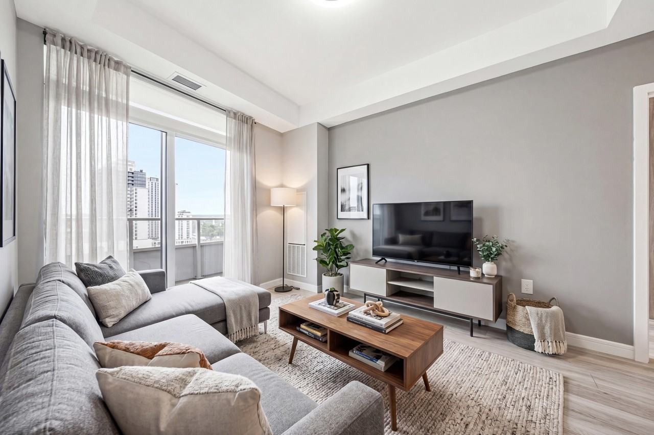 Marquee Residence - Photo 7 of 31