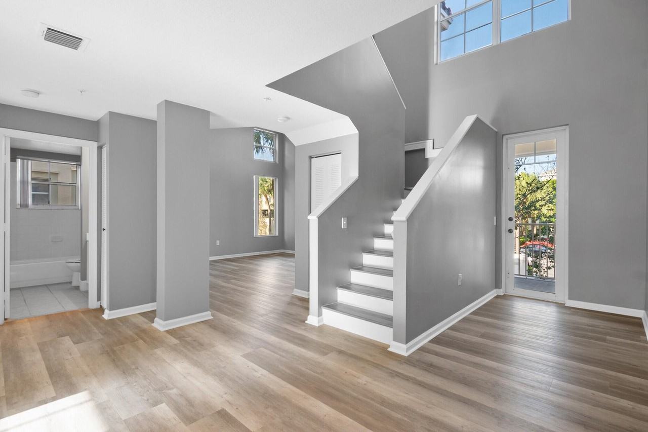 4822 Chancellor Drive - Photo 2 of 20