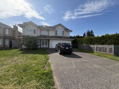 8645 162 Street - Photo 2 of 20