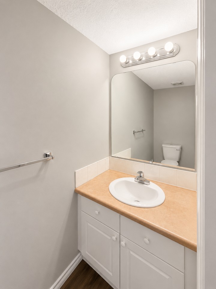 Spacious 3 Bed, 3.5 Bath Family Home with Double Garage in Wild Rose - Photo 3 of 20