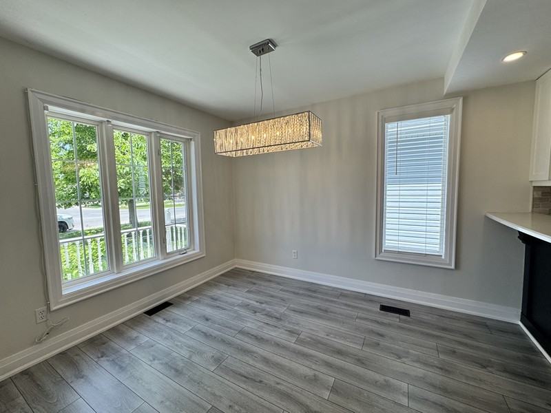 212 Churchland Dr - Photo 3 of 34