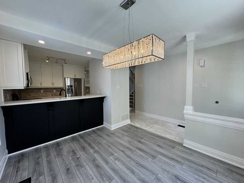 212 Churchland Dr - Photo 5 of 34
