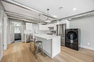 featured image of 270 Christina St N