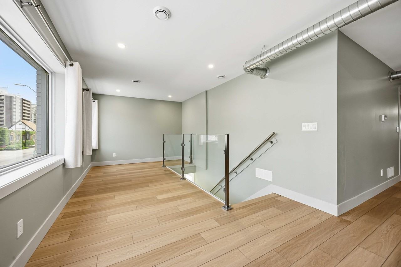 270 Christina, Sarnia - 2 - Photo 7 of 15