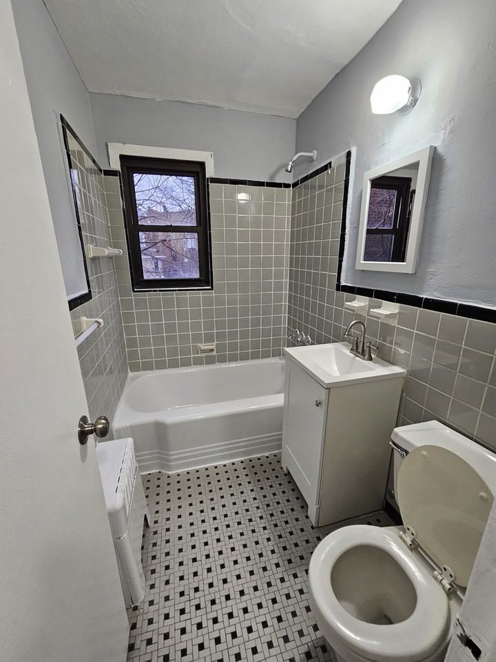 425 Mount Prospect Avenue #416 - Photo 5 of 8
