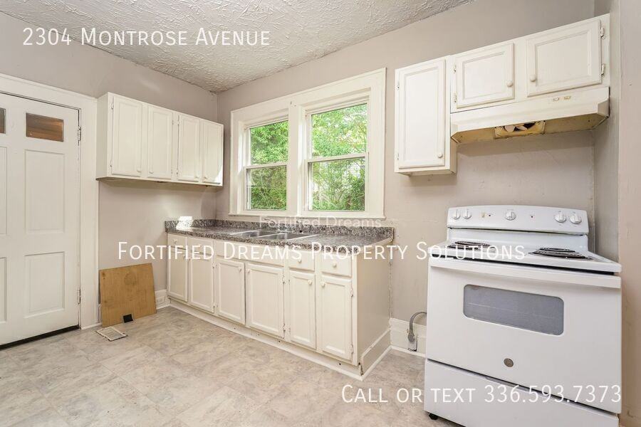 2304 Montrose Ave - Photo 6 of 19