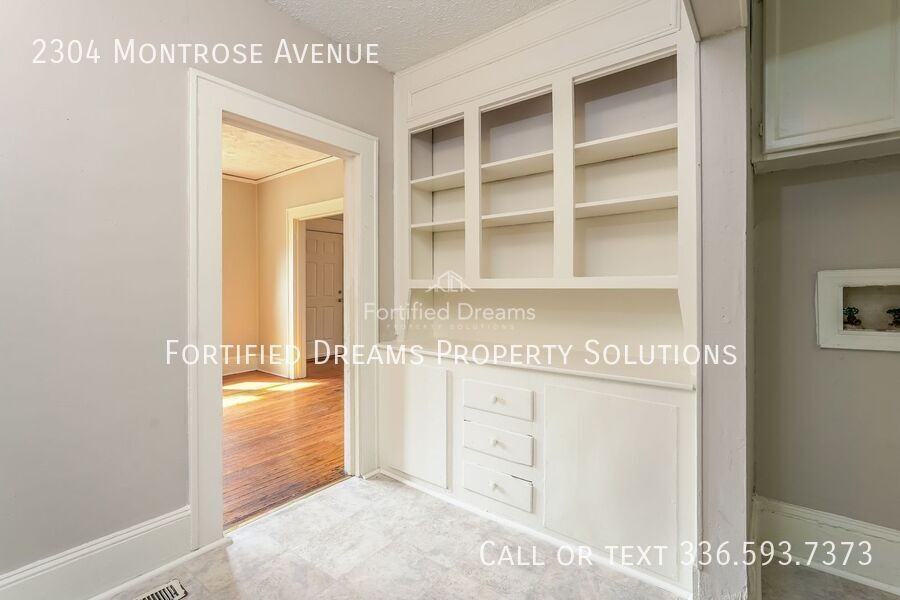2304 Montrose Ave - Photo 7 of 19