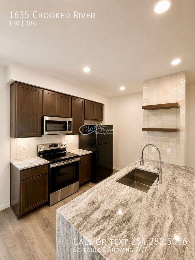 1635 Crooked River Ct - Photo 2 of 8