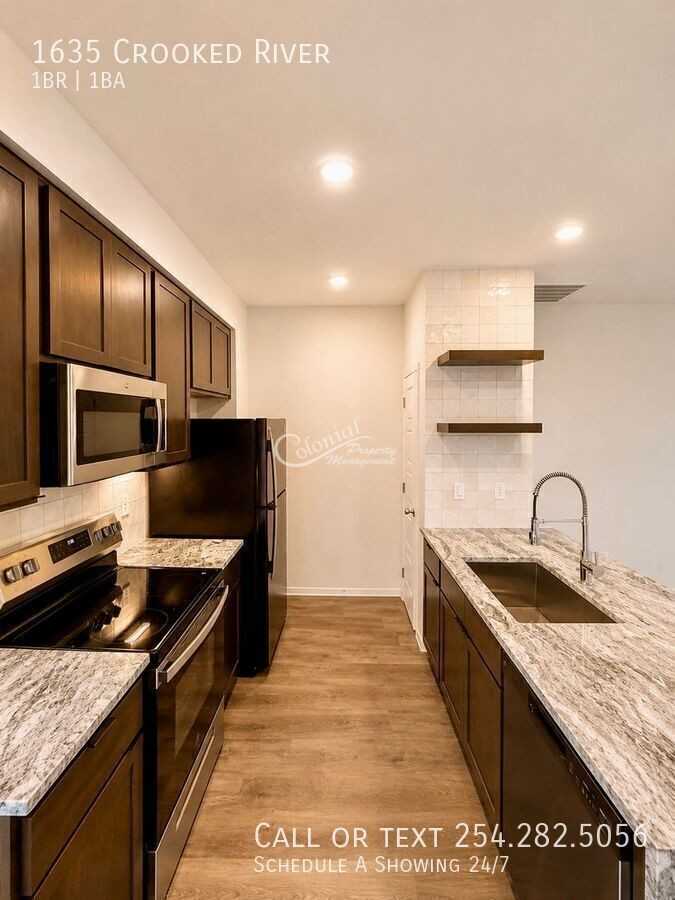 1635 Crooked River Ct - Photo 3 of 8