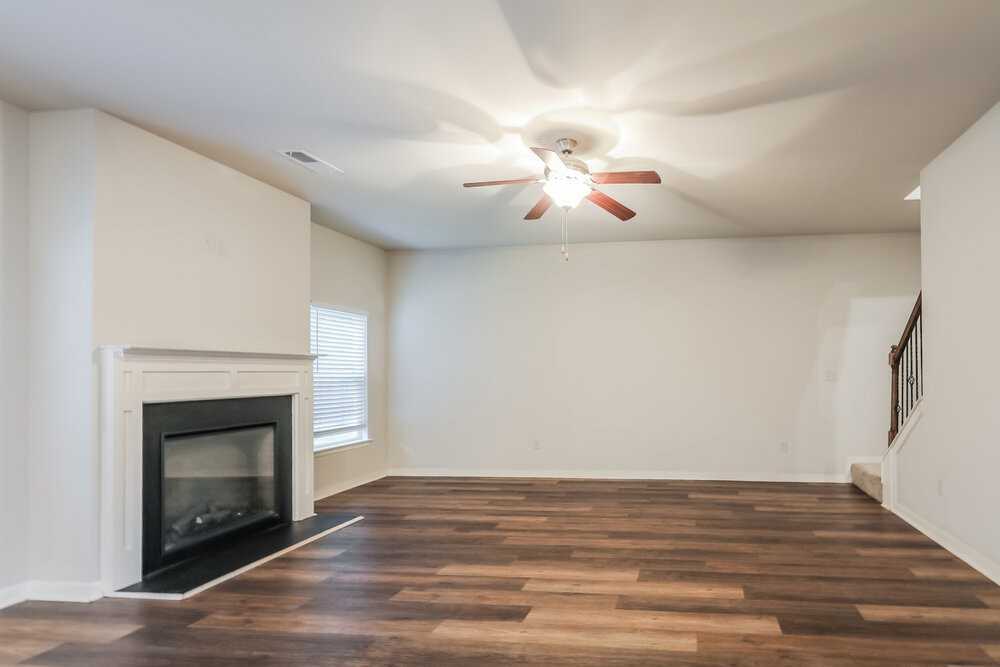 12222 Shelby Ct - Photo 4 of 17
