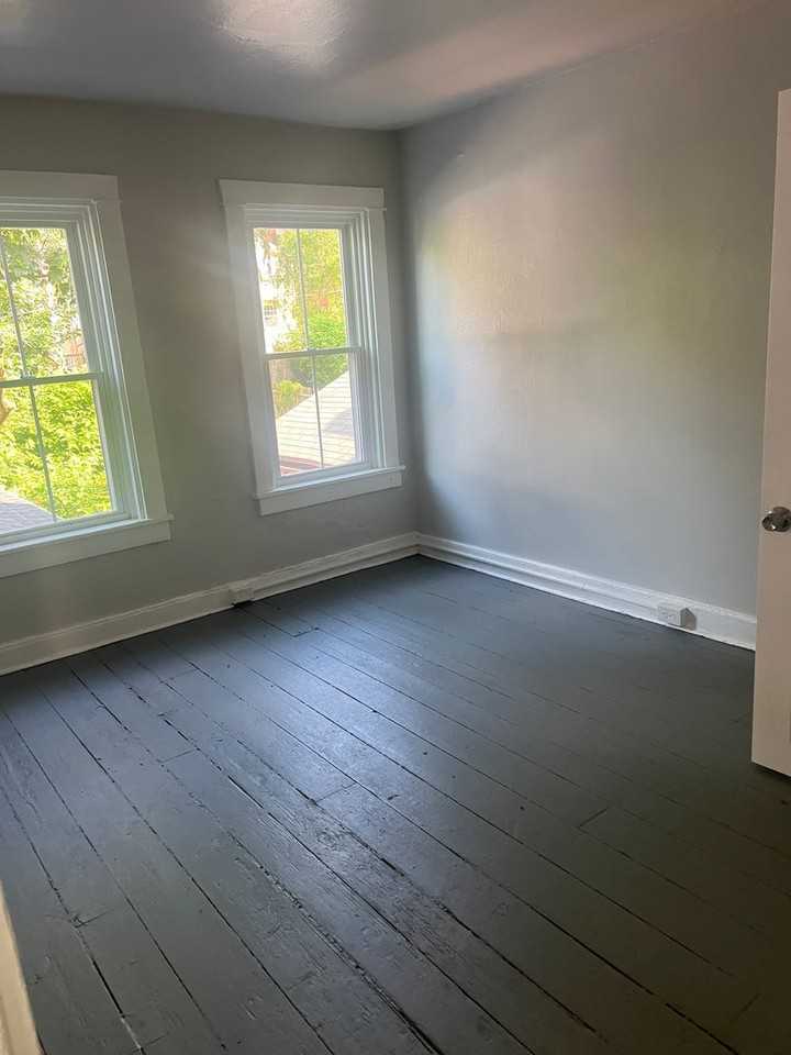 418 1/2 Howard Ave - Photo 5 of 8