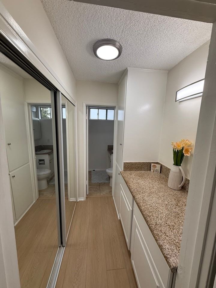 999 Locust St #17 - Photo 4 of 10