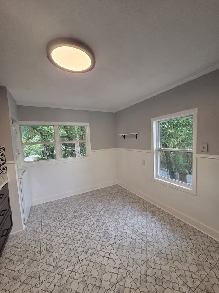 16 S Primrose Dr #2 - Photo 2 of 17