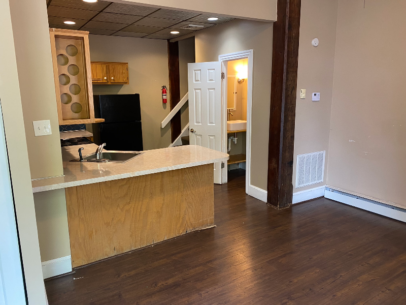 152 N York St - Photo 2 of 10