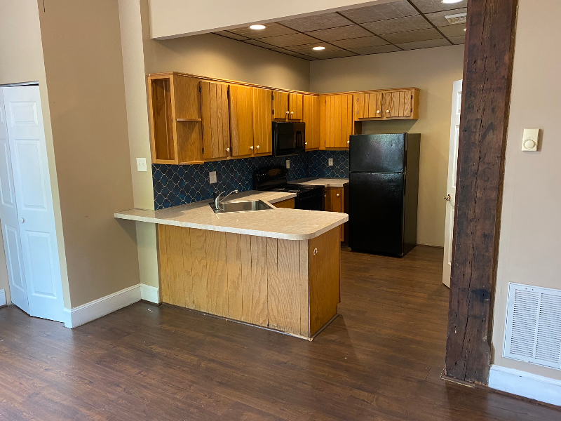 152 N York St - Photo 3 of 10