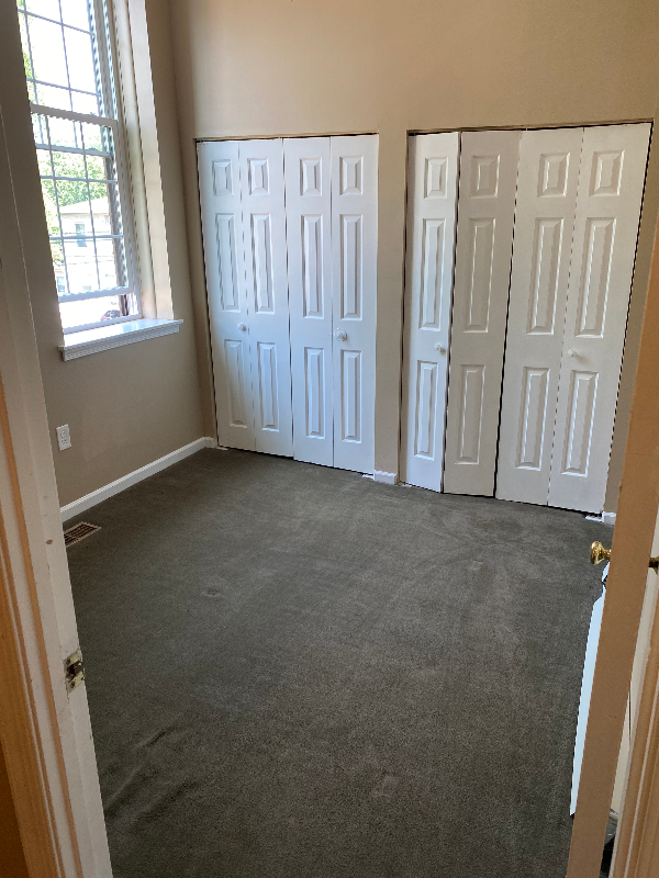152 N York St - Photo 4 of 10