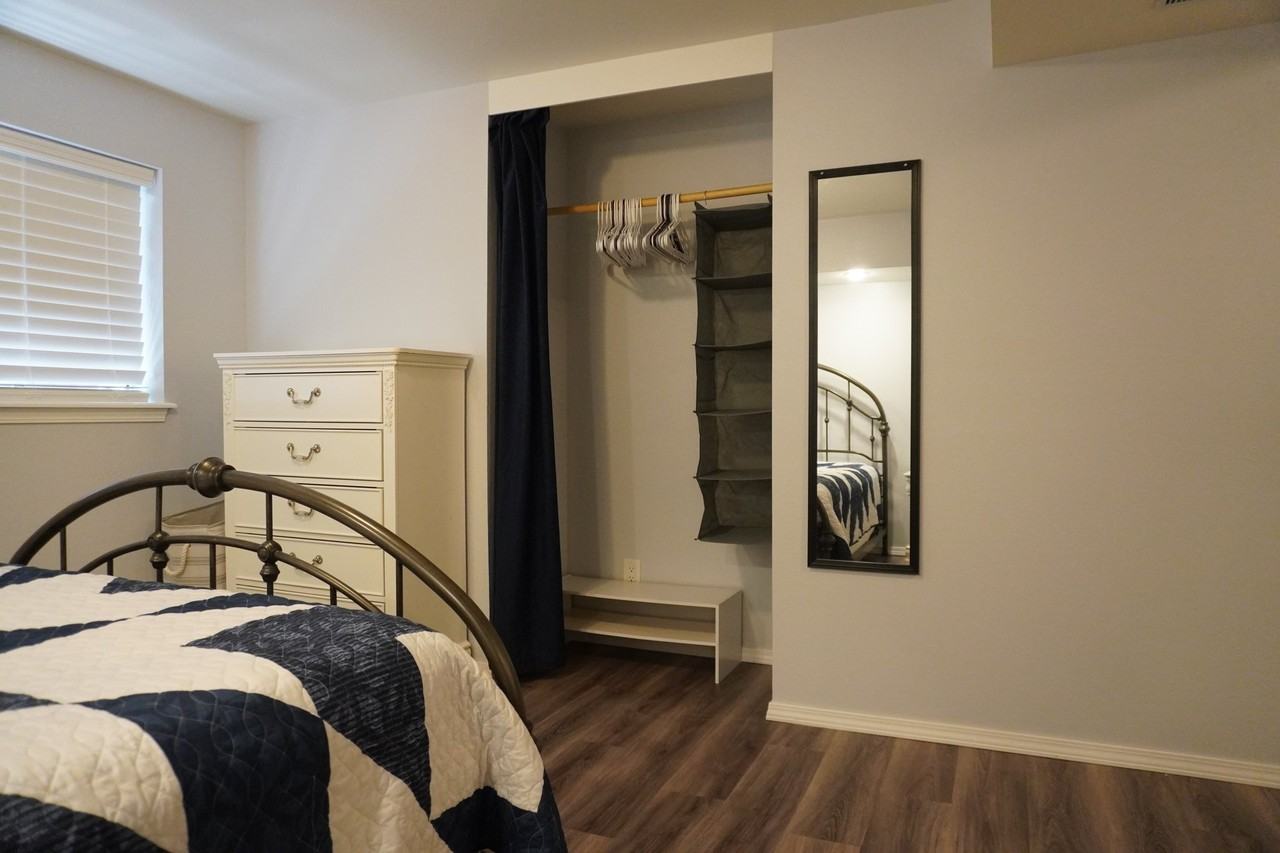 250 Medford Dr Bsmt #Bsmt - Photo 3 of 14