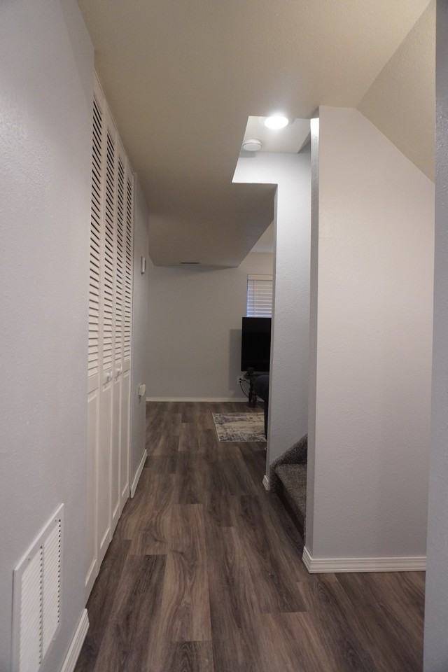 250 Medford Dr Bsmt #Bsmt - Photo 4 of 14