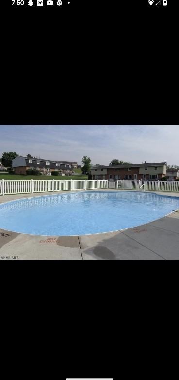 334 Townhouse Dr - Photo 2 of 9
