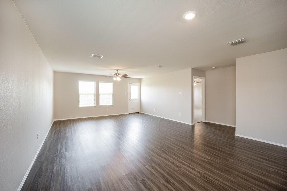 1617 Westfall Dr - Photo 3 of 16