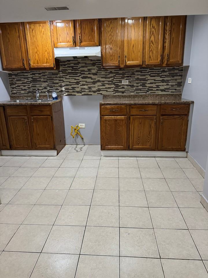 1817 N Luna Ave - Photo 5 of 16