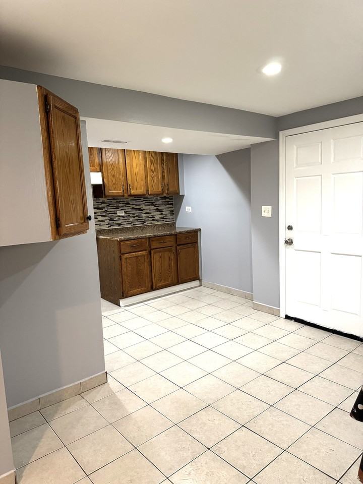 1817 N Luna Ave - Photo 2 of 16