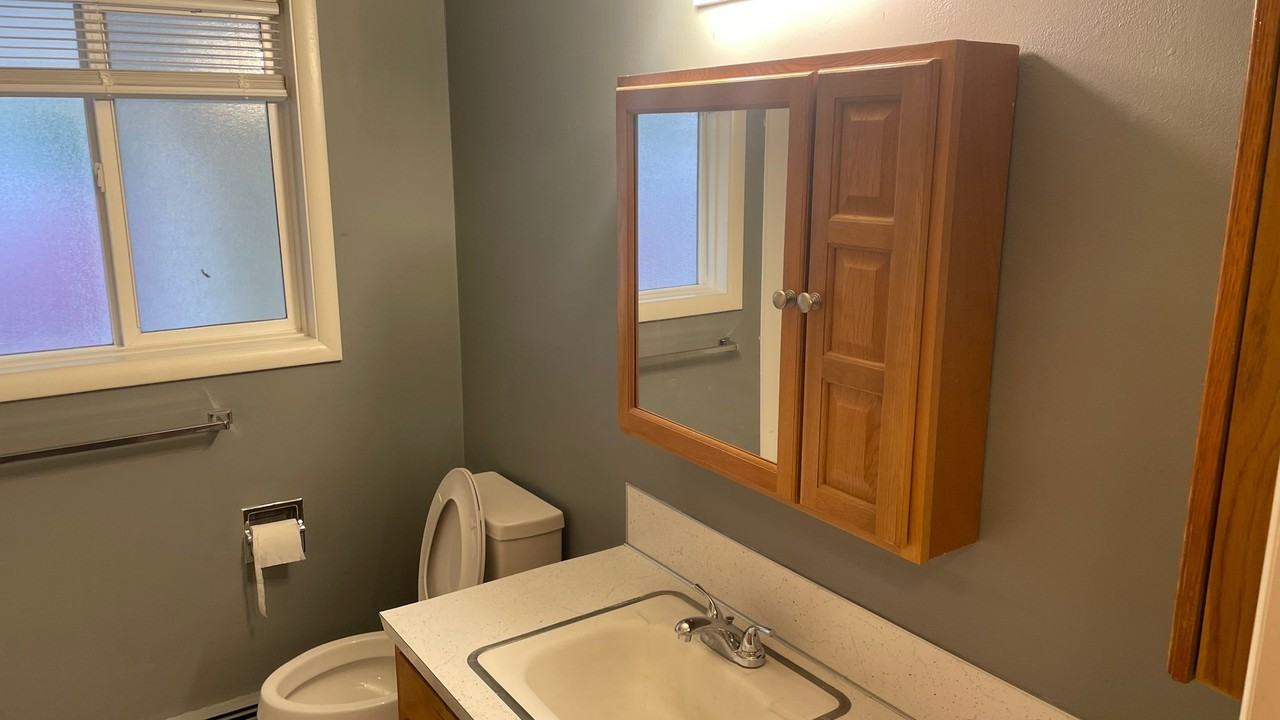 304 Ash St S - Photo 6 of 9