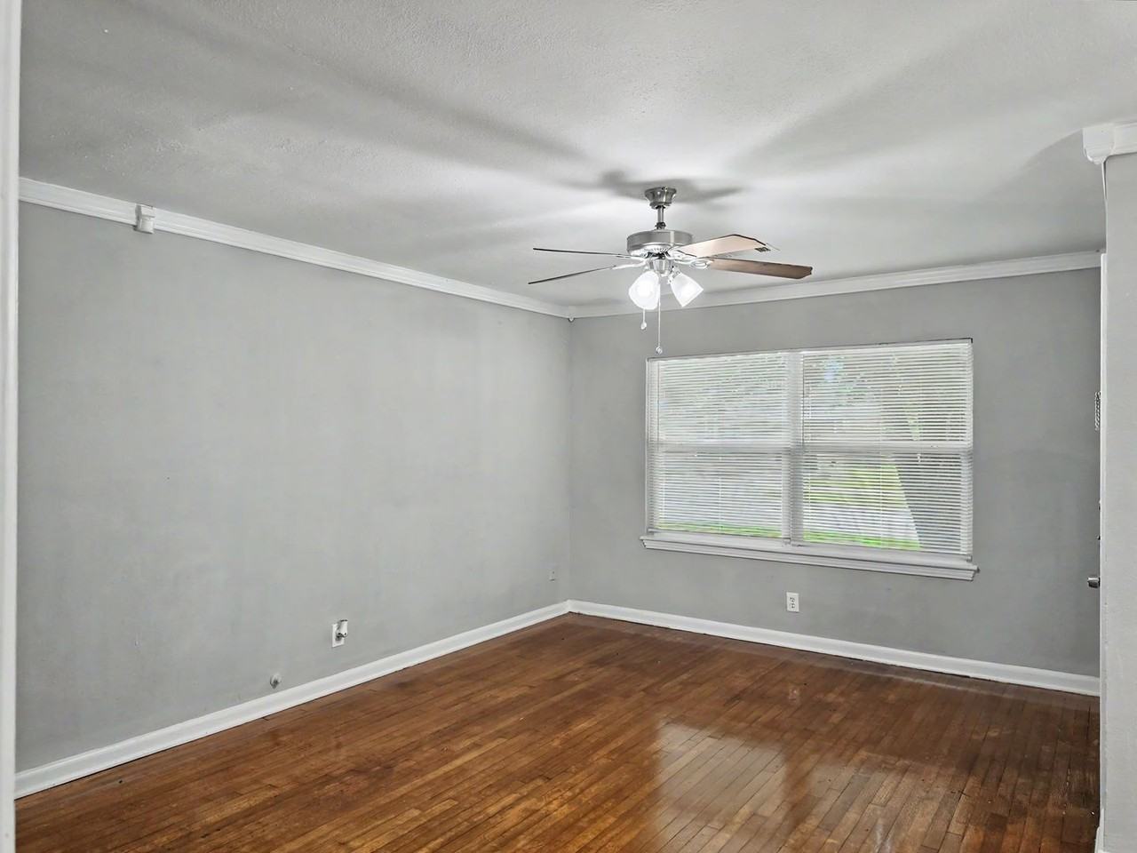 1223 Shawnee St - Photo 5 of 21