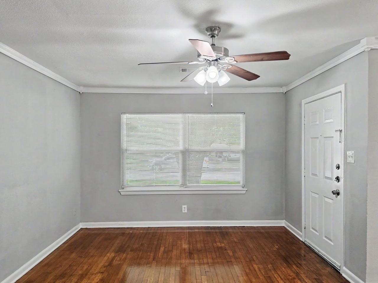 1223 Shawnee St - Photo 6 of 21