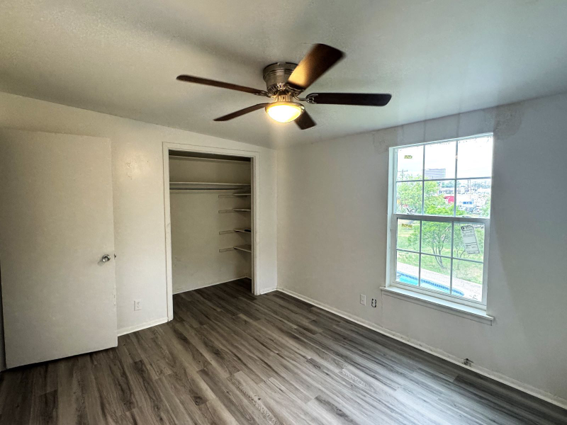 218 Halbart Dr - Photo 4 of 7