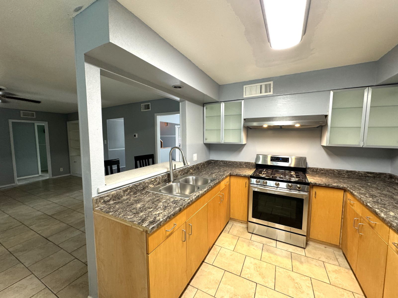 218 Halbart Dr - Photo 6 of 7