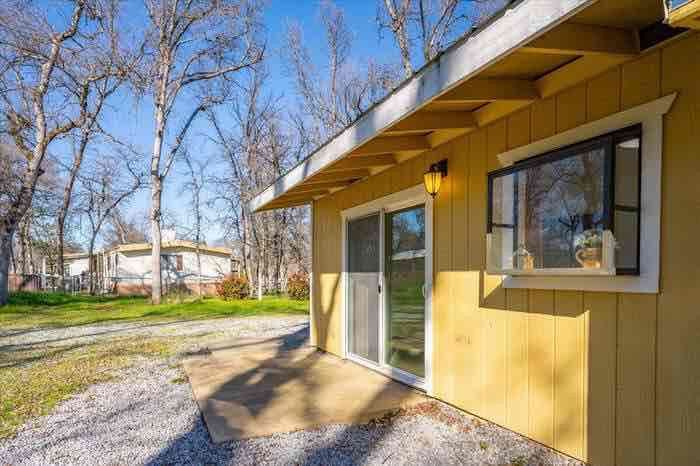 2940 Oak St - Photo 5 of 11