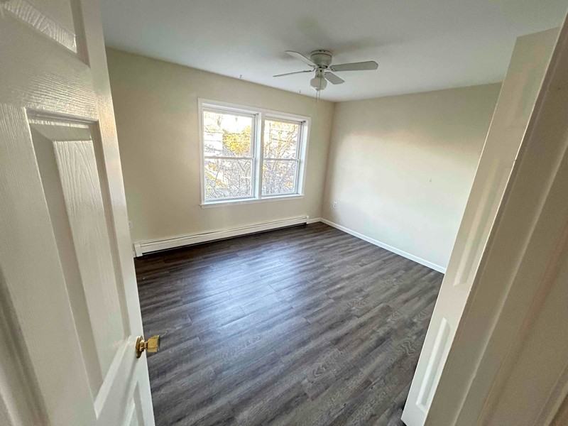 28 Couch St #B - Photo 3 of 10