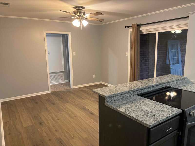9370 Blom Blvd - Photo 4 of 9