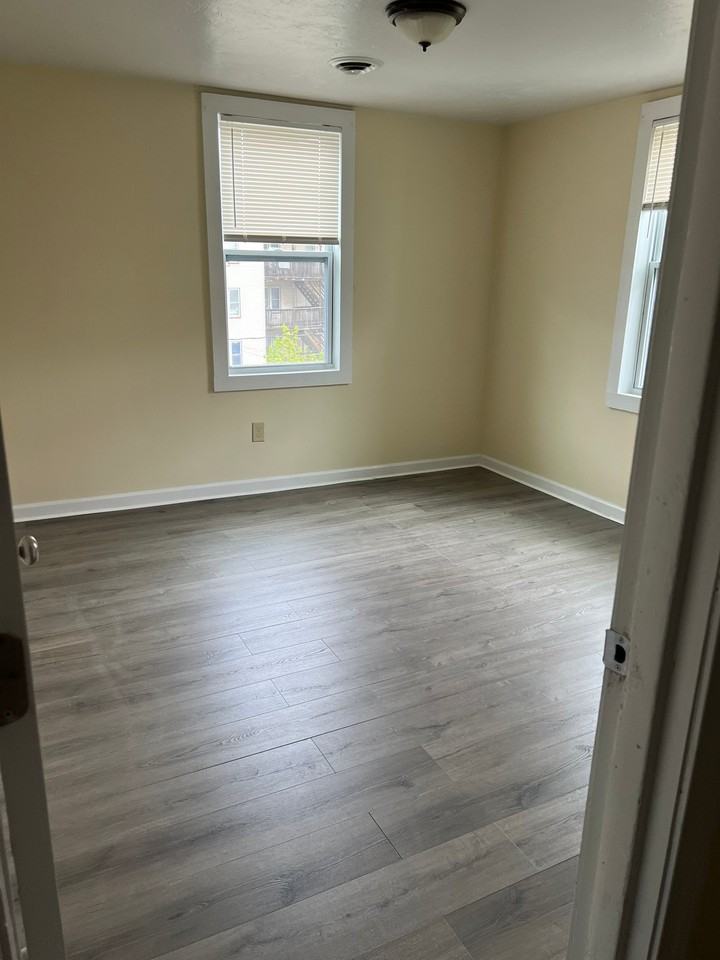375 Elm St #3L - Photo 3 of 16