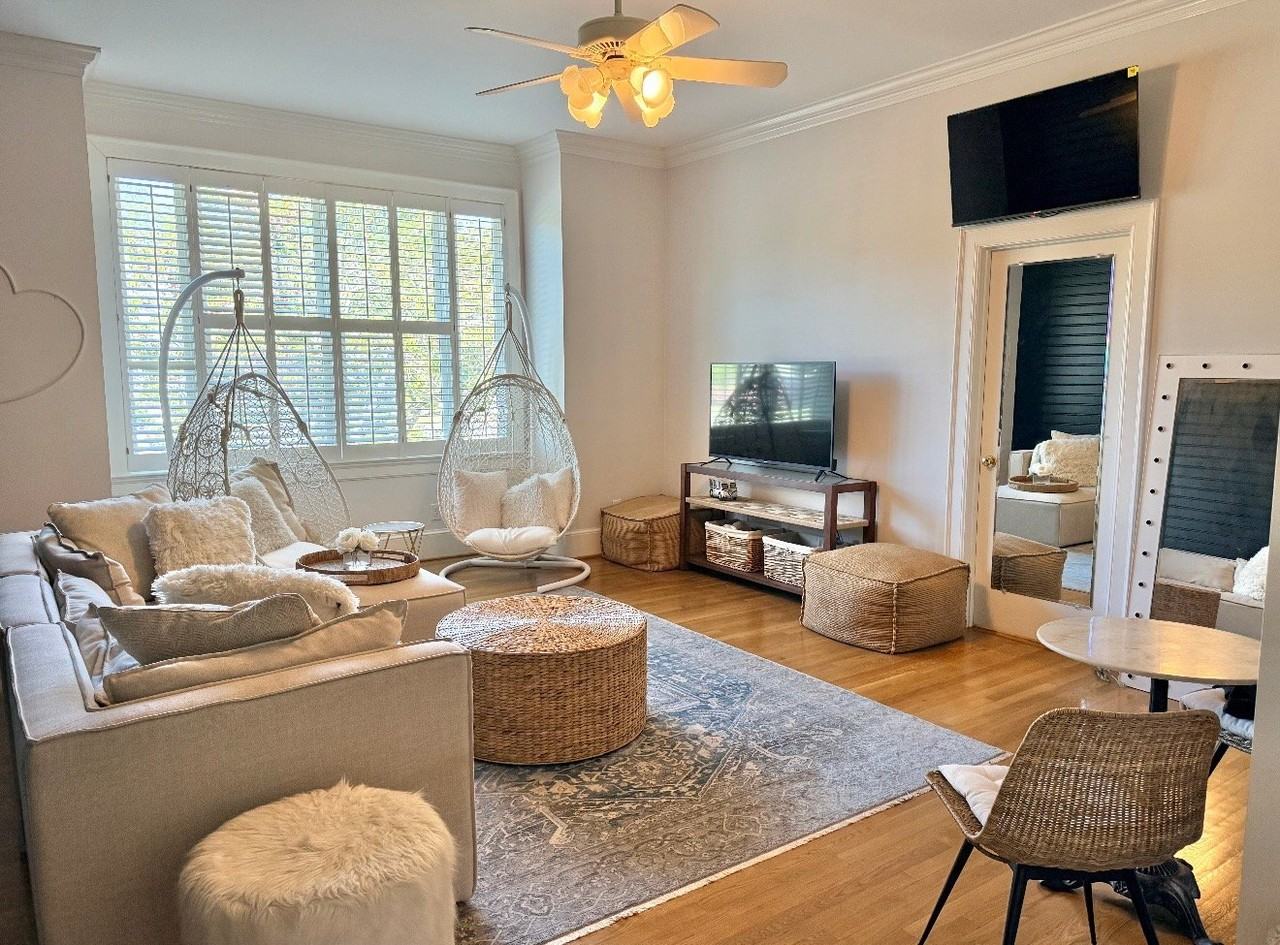 2115 Ascott Pl - Photo 3 of 8