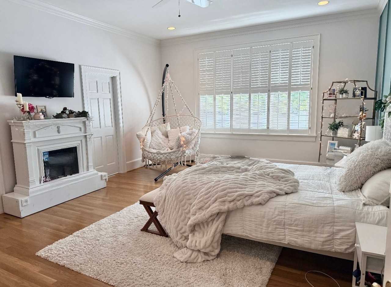2115 Ascott Pl - Photo 4 of 8