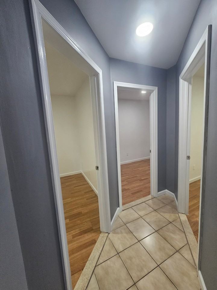 552 E 24th St #2 - Photo 4 of 15